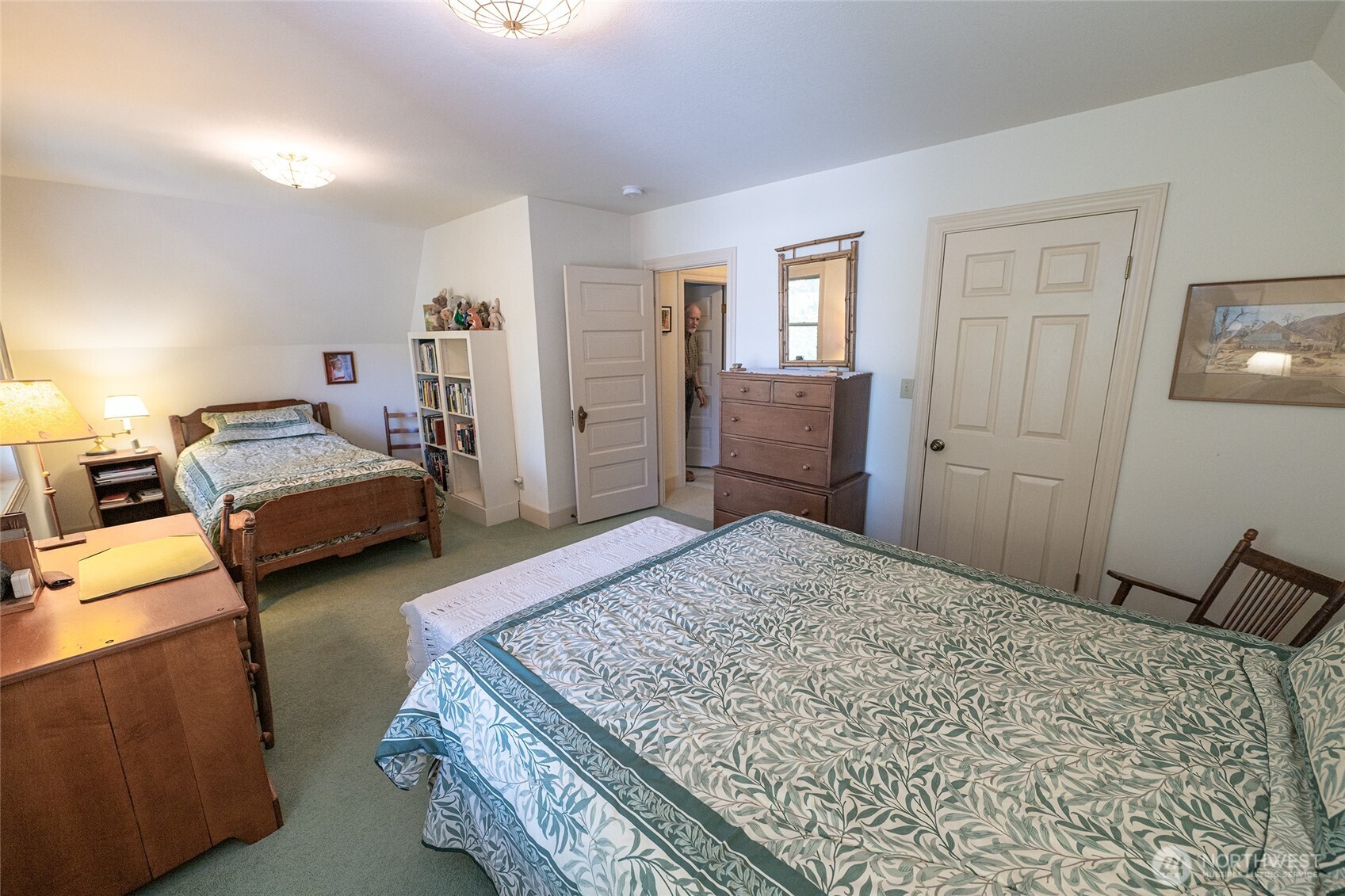 705 Boyer Avenue Property Photo 33