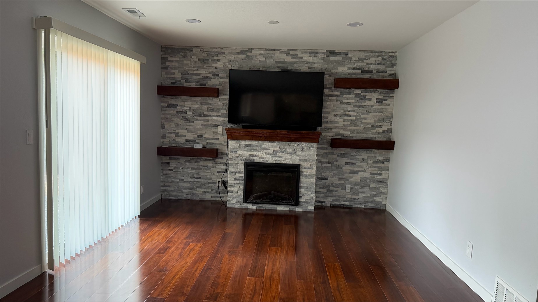 5204 59th Place Property Photo 5