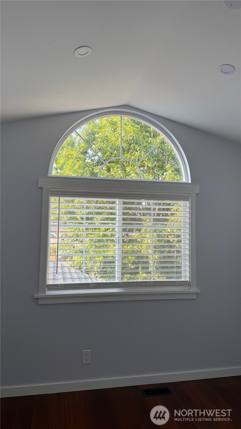 5204 59th Place Property Photo 28