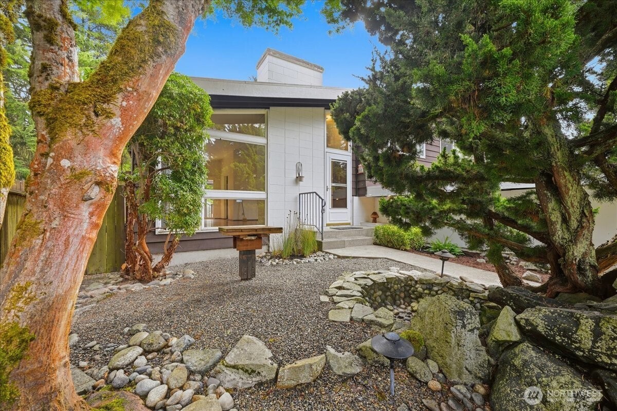 14036 17th Avenue Property Photo 2