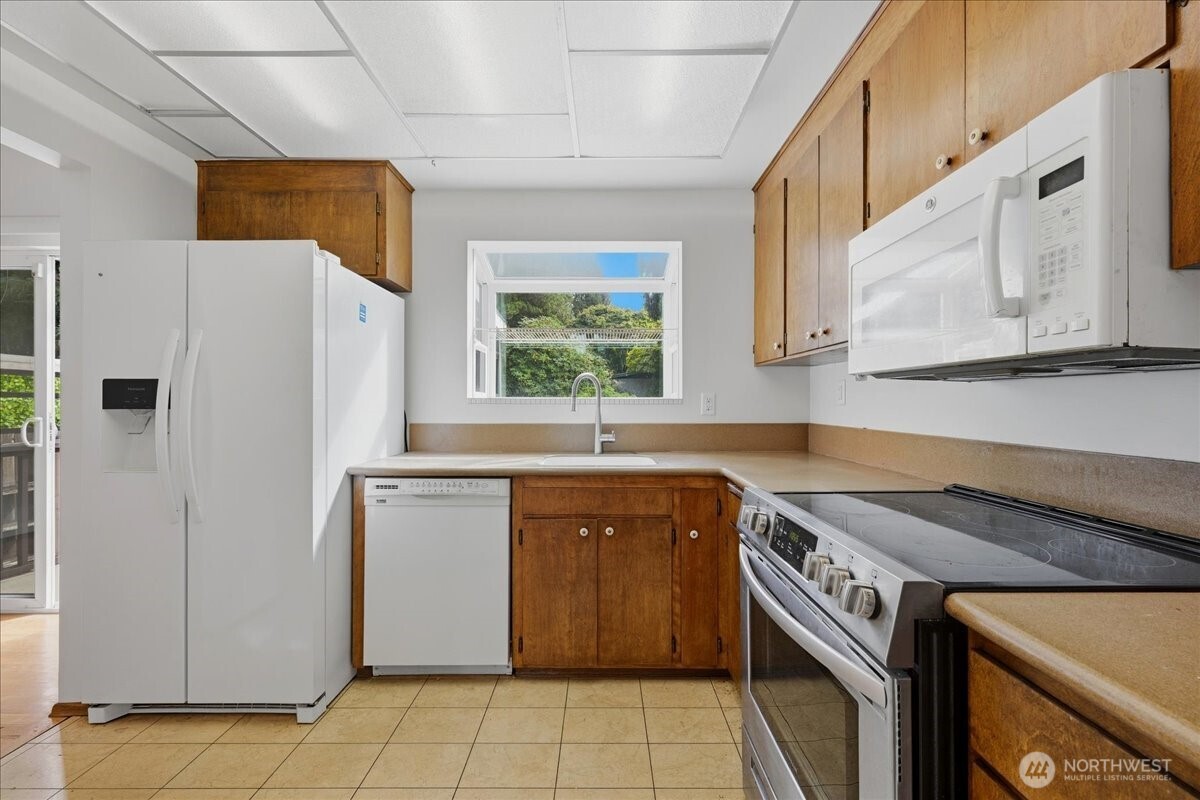 14036 17th Avenue Property Photo 7