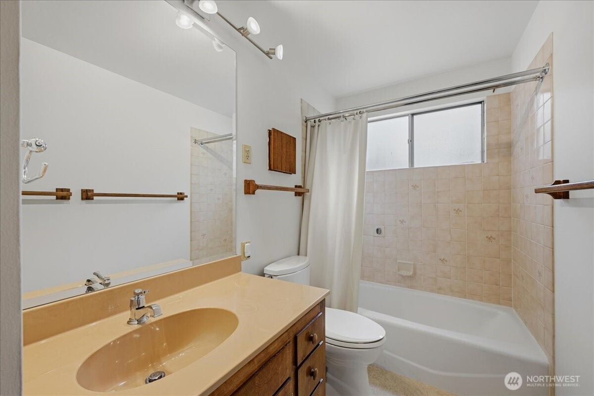 14036 17th Avenue Property Photo 10