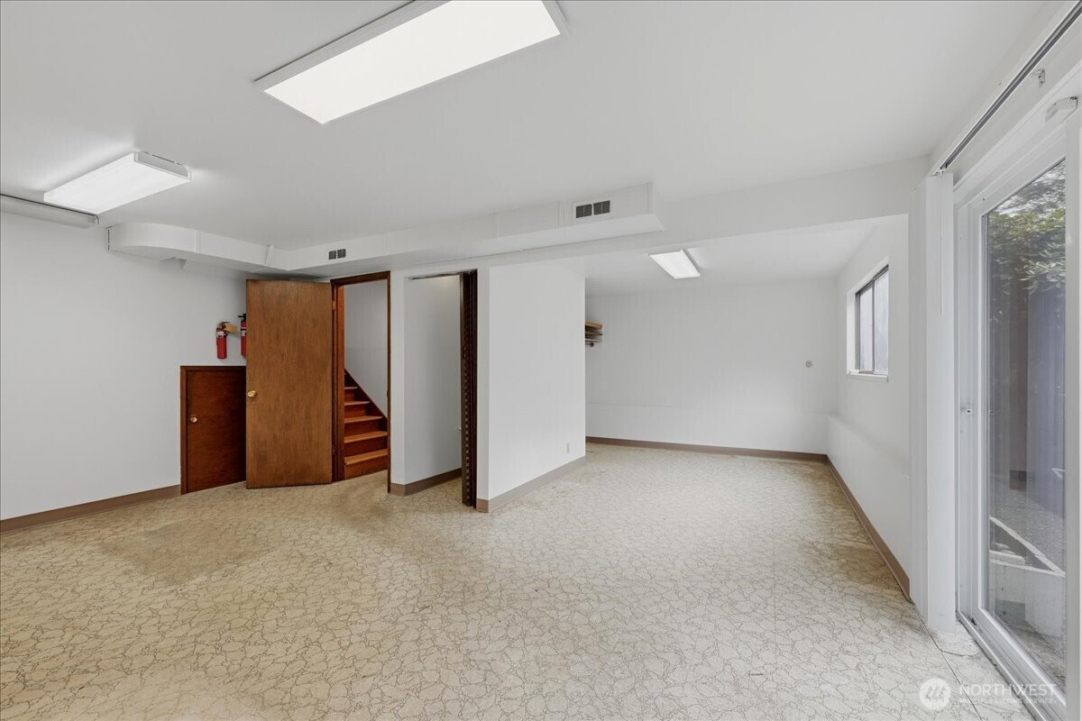 14036 17th Avenue Property Photo 12