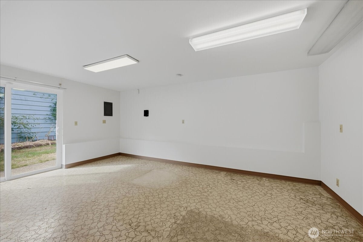 14036 17th Avenue Property Photo 13