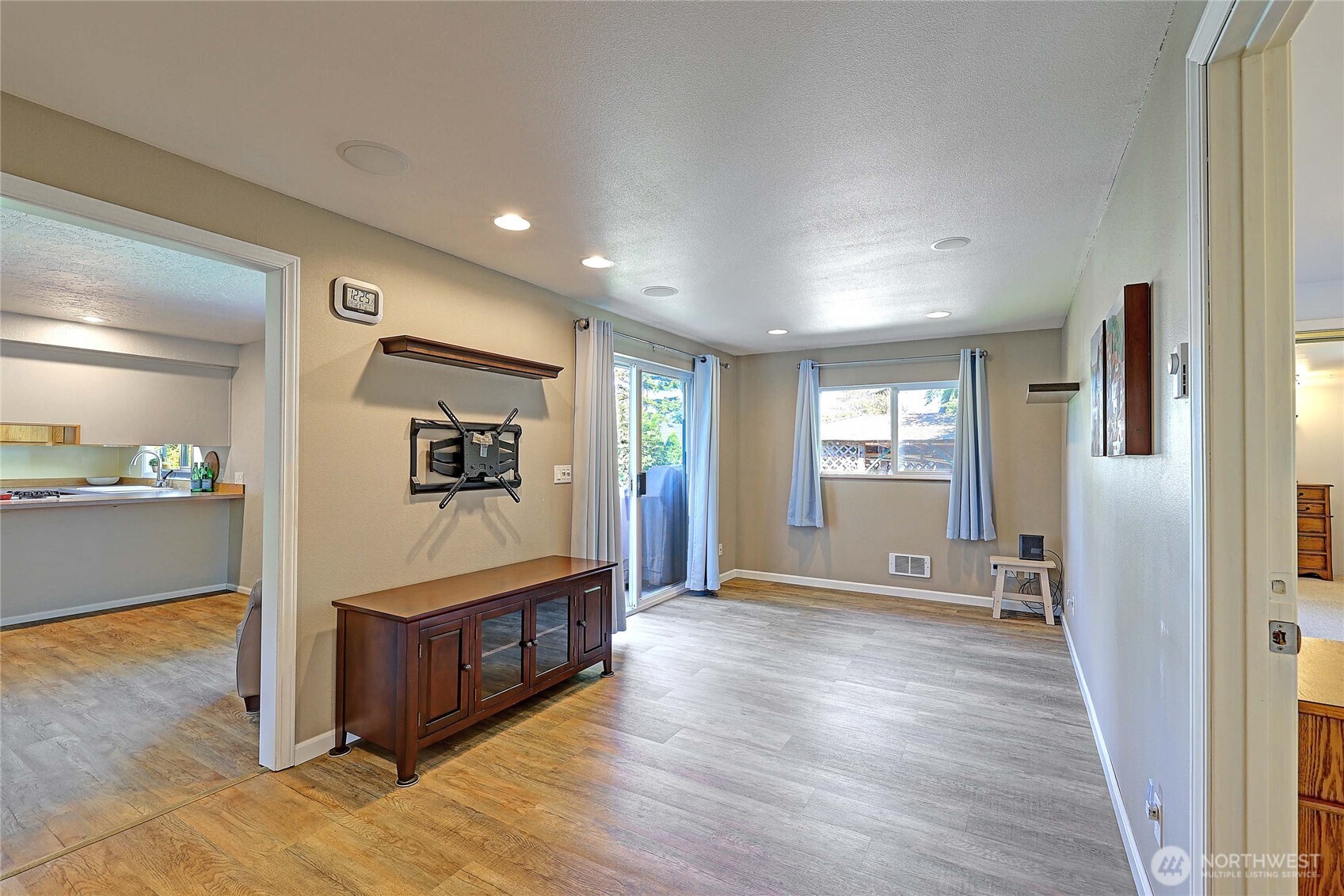 371 Cambrae Drive Property Photo 10