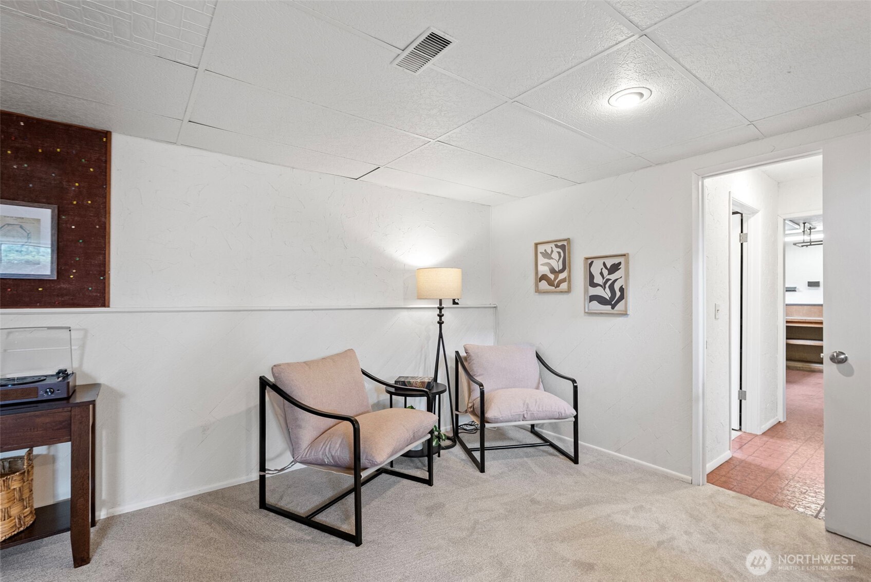 1216 N Woodlawn Street Property Photo 23