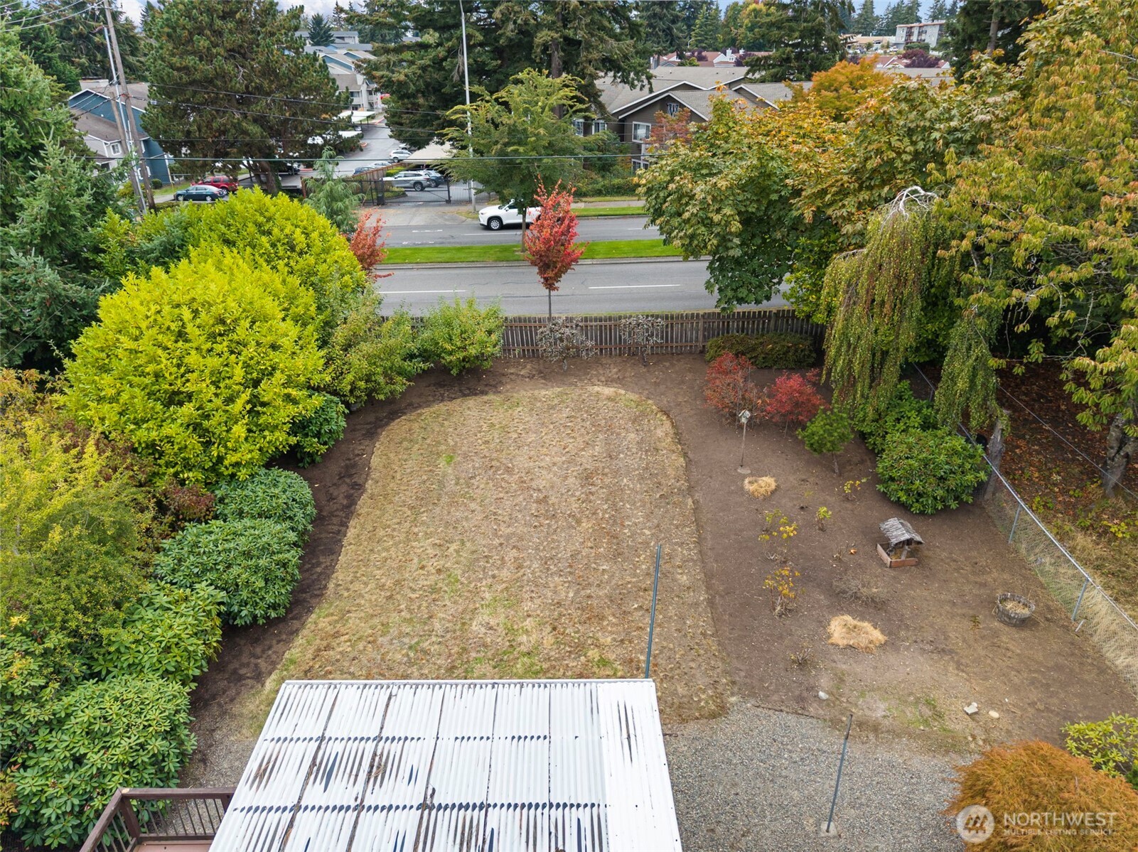 1216 N Woodlawn Street Property Photo 32