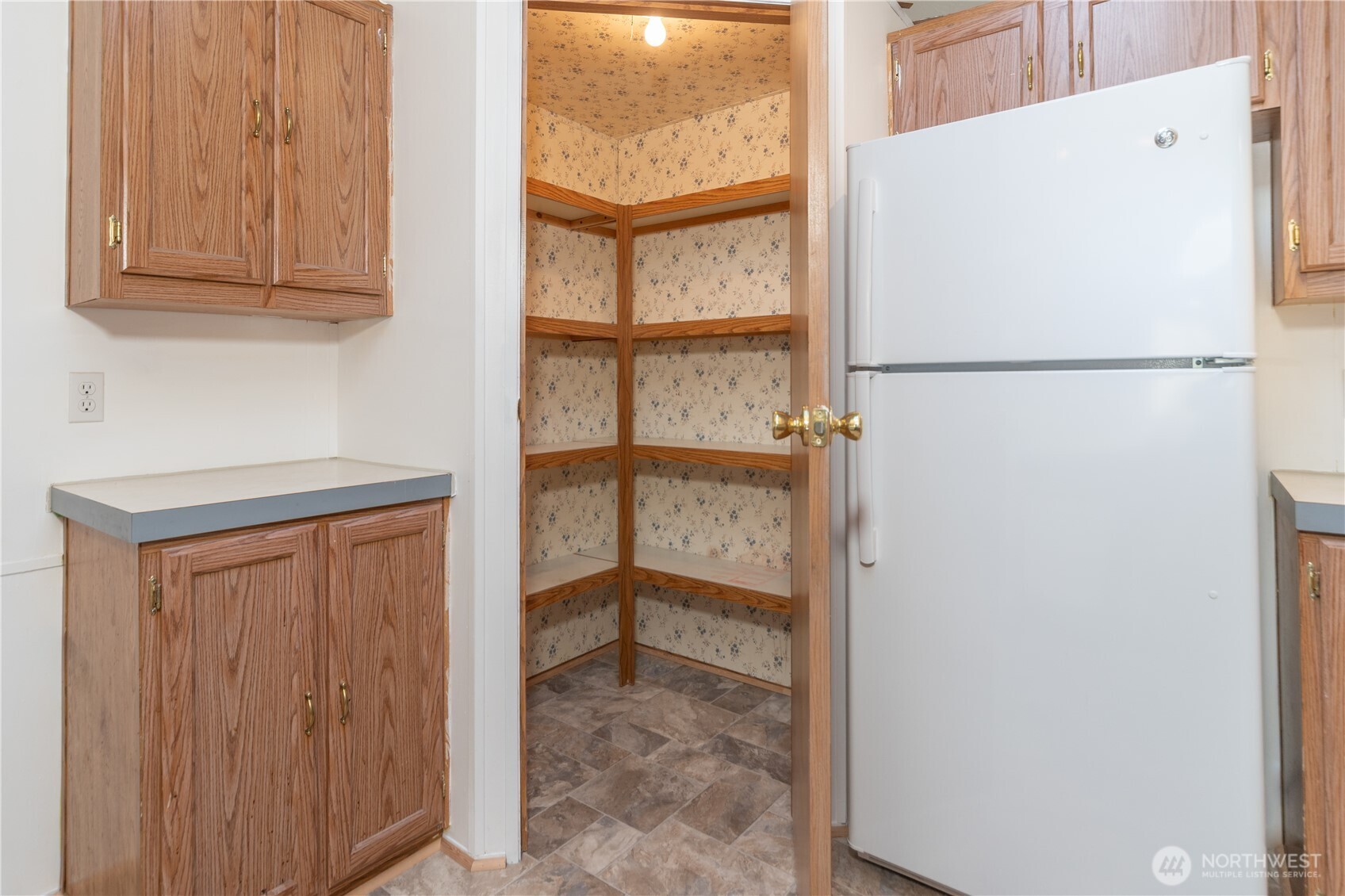 7043 Taurus Lane Property Photo 9