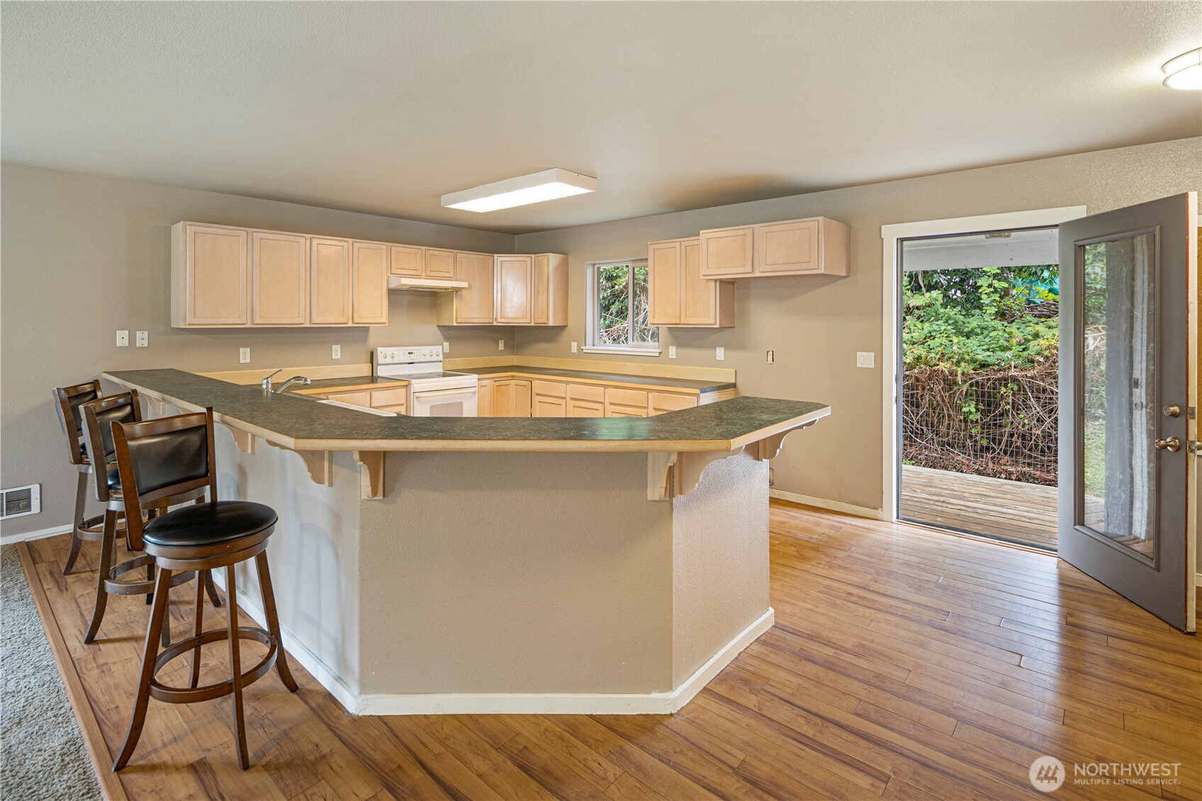 782 Nash Street Property Photo 2
