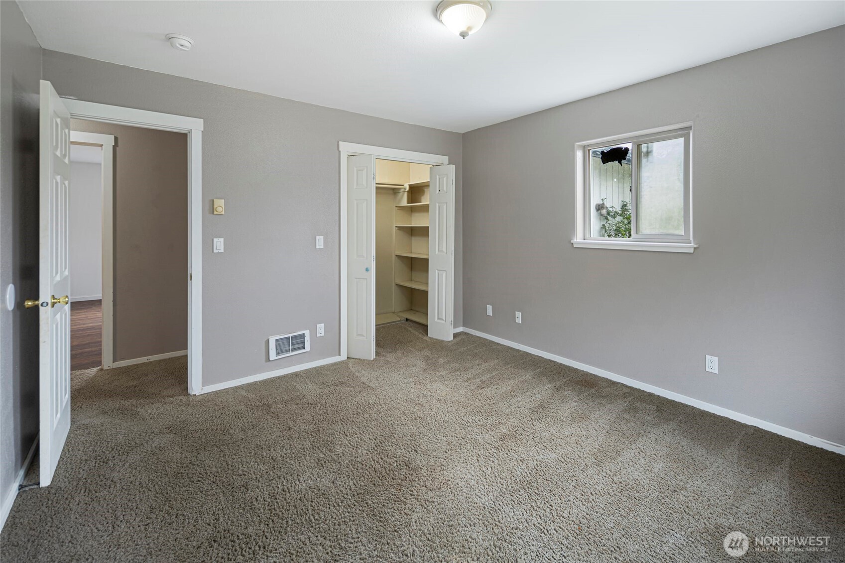 782 Nash Street Property Photo 8