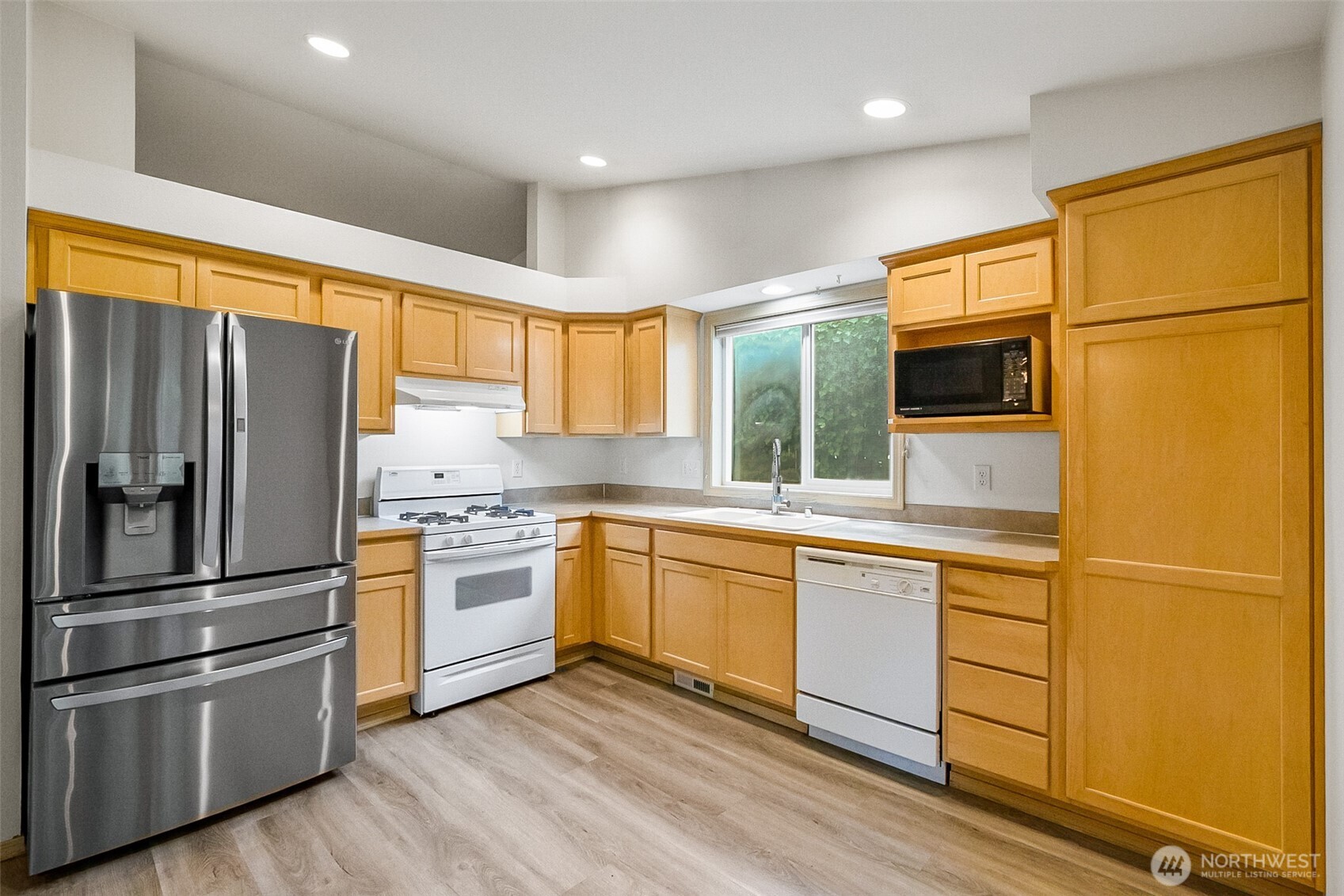8403 179th Place Property Photo 6