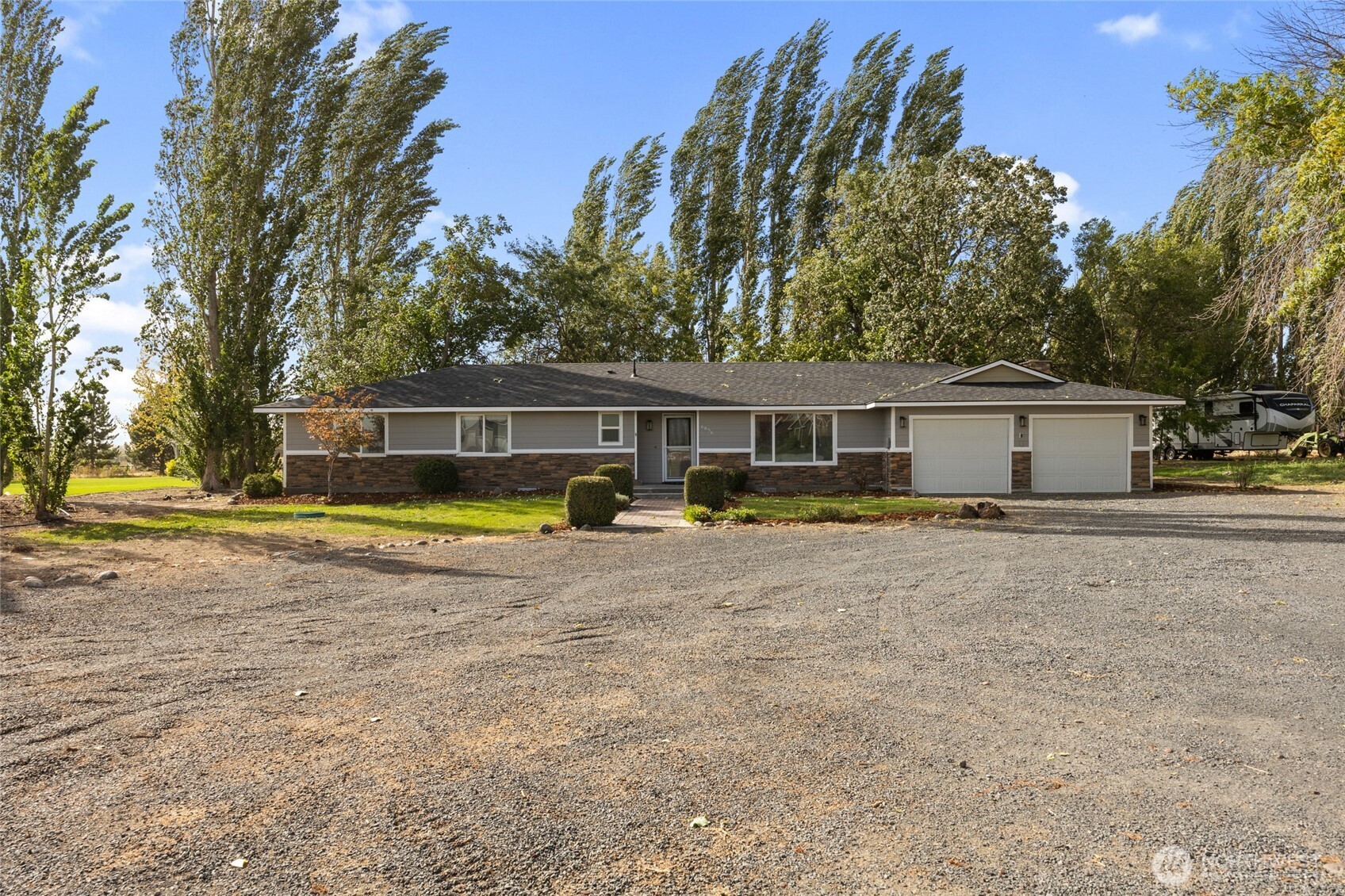 6856 Rd E Property Photo 1