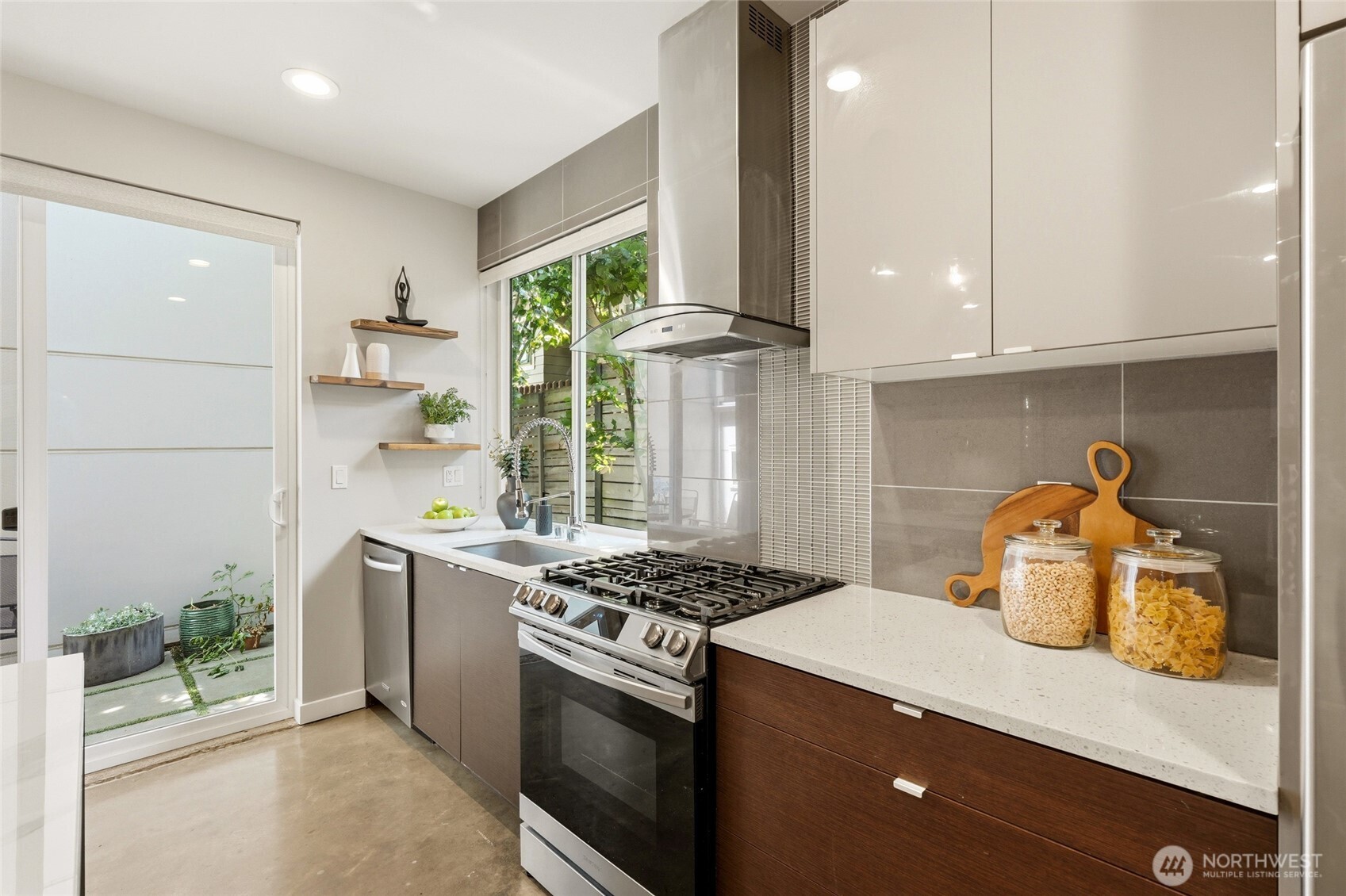 1806 25th Avenue A Property Photo 7
