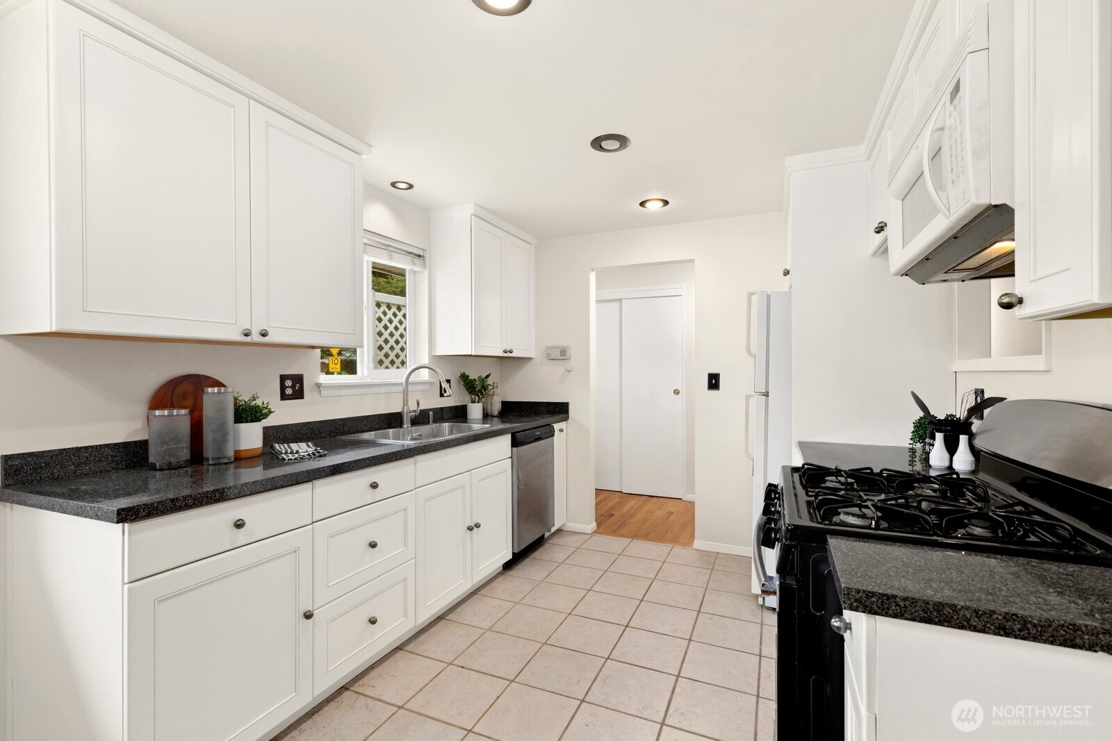 5706 Highland Road Property Photo 8