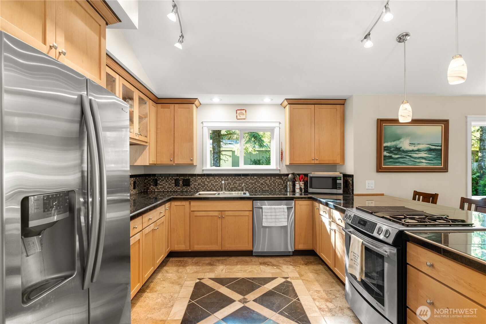 643 Woodland Loop Property Photo 6