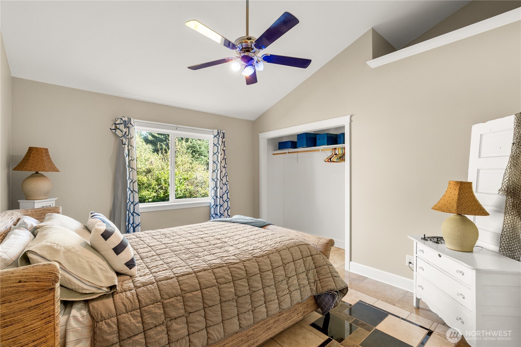 643 Woodland Loop Property Photo 13