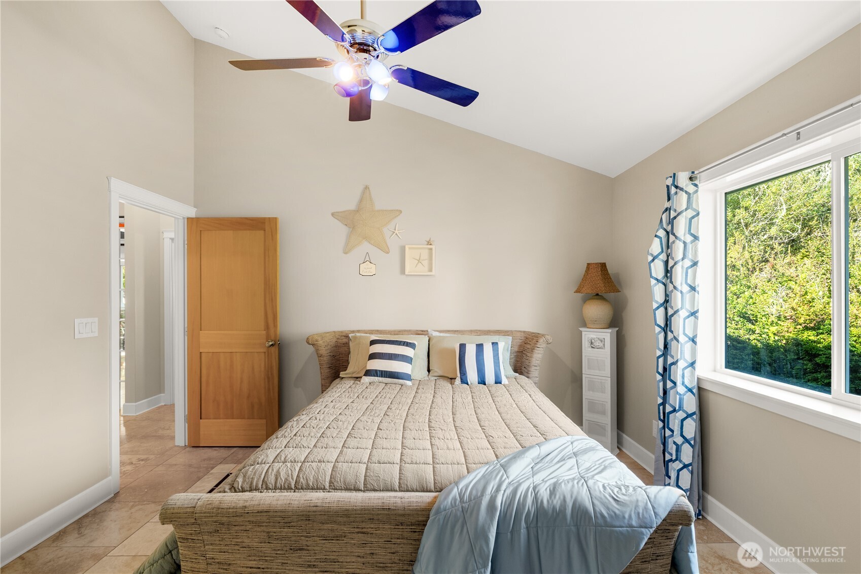 643 Woodland Loop Property Photo 14