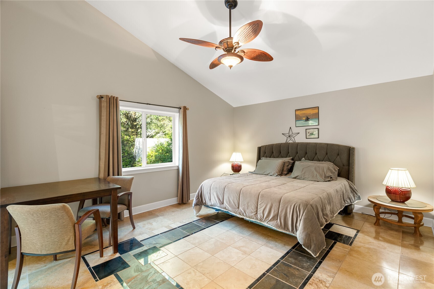 643 Woodland Loop Property Photo 15