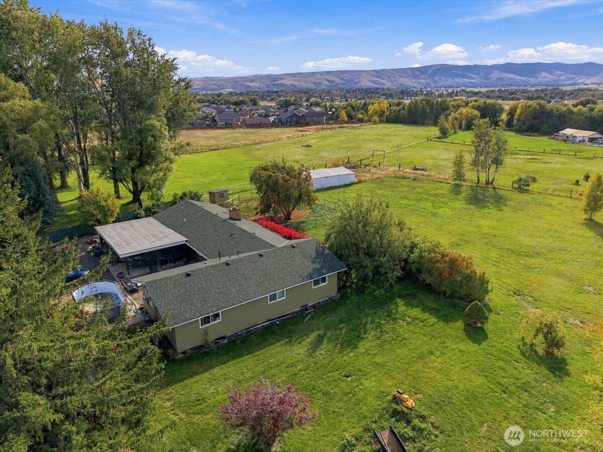 2104 W Dry Creek Road Property Photo 1