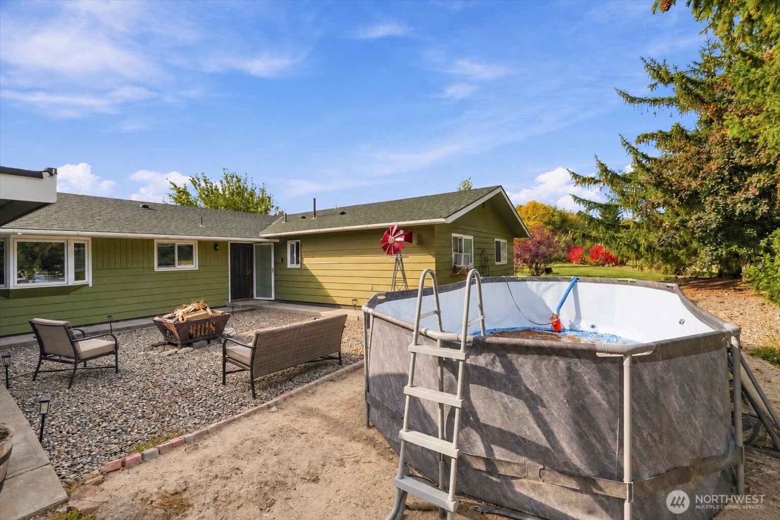 2104 W Dry Creek Road Property Photo 3