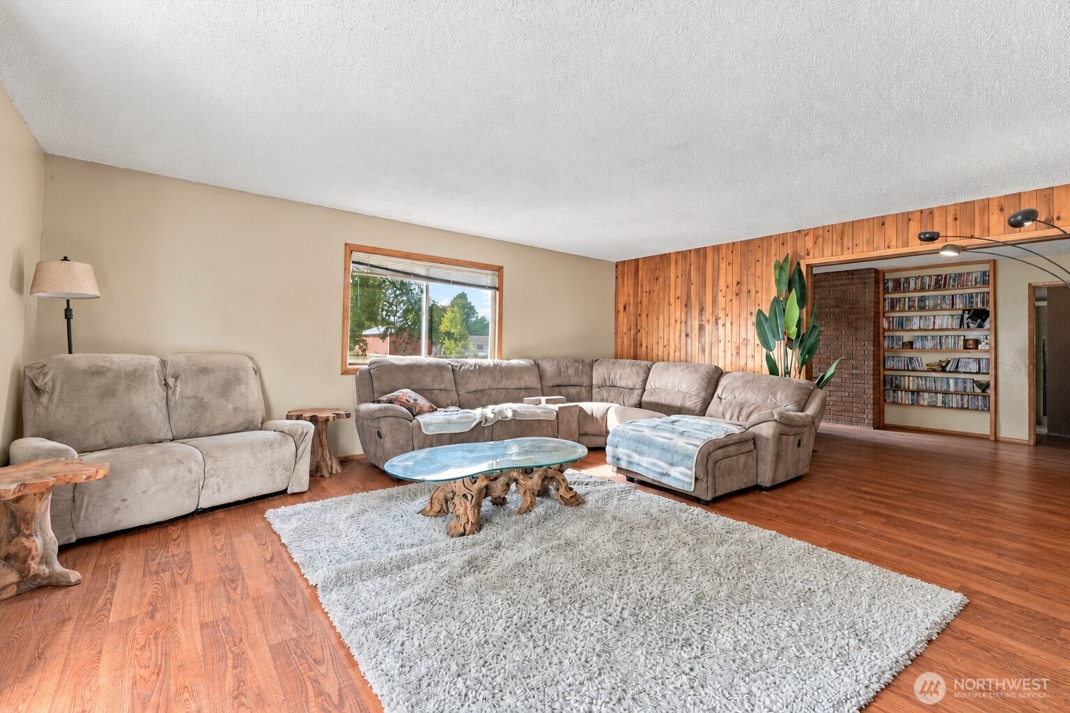2104 W Dry Creek Road Property Photo 7