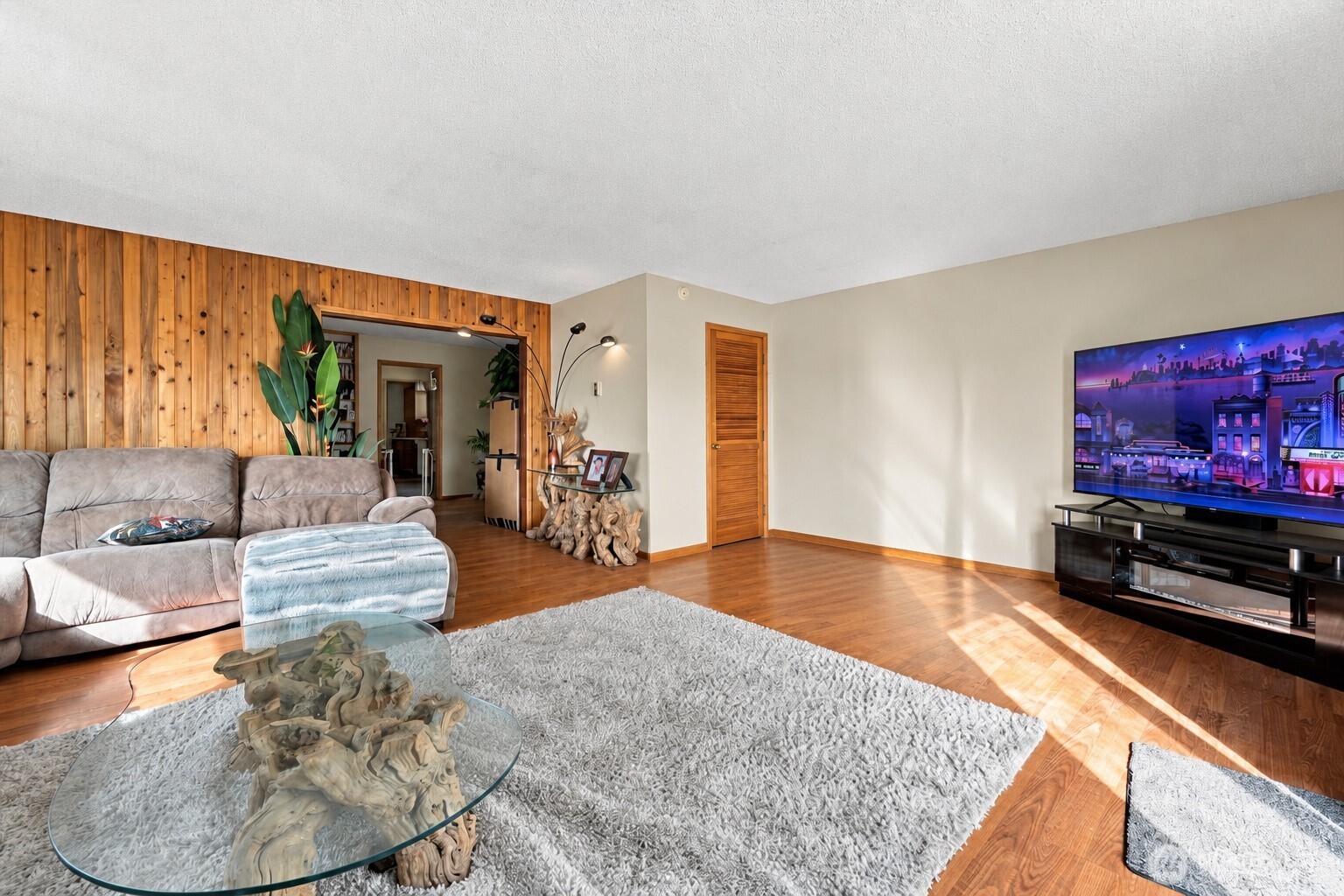 2104 W Dry Creek Road Property Photo 9