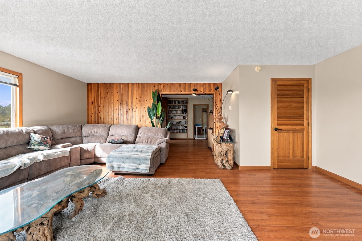 2104 W Dry Creek Road Property Photo 11