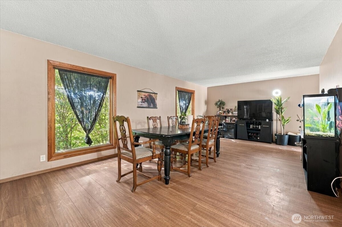 2104 W Dry Creek Road Property Photo 14