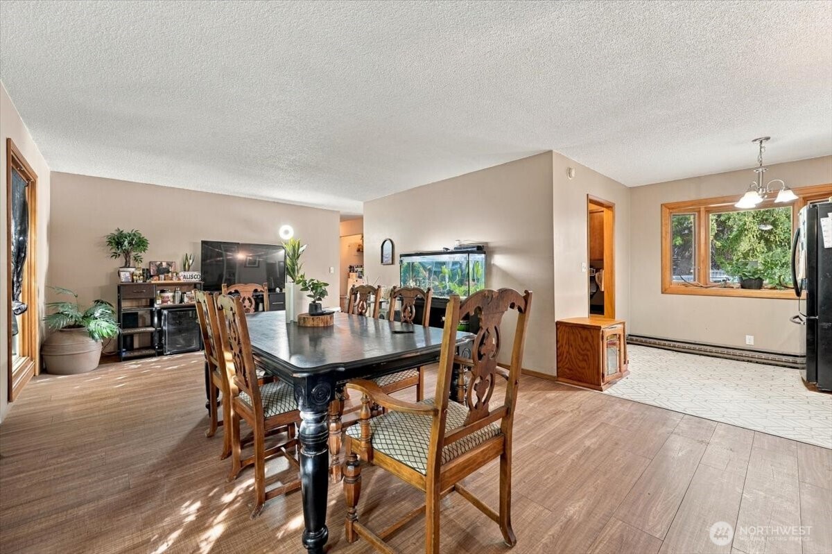 2104 W Dry Creek Road Property Photo 15