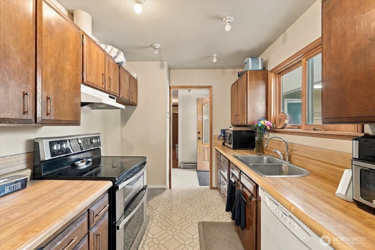 2104 W Dry Creek Road Property Photo 16