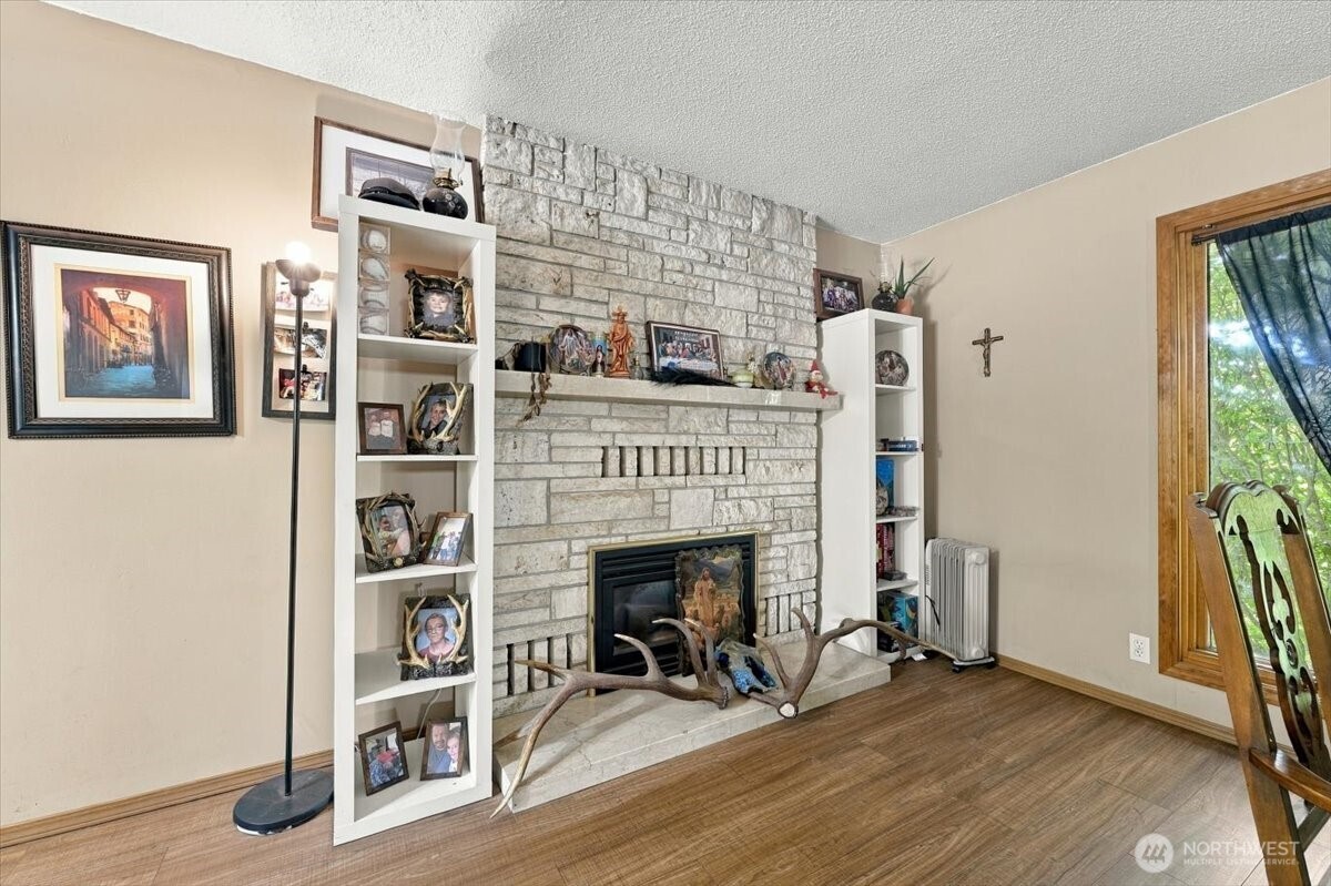 2104 W Dry Creek Road Property Photo 18