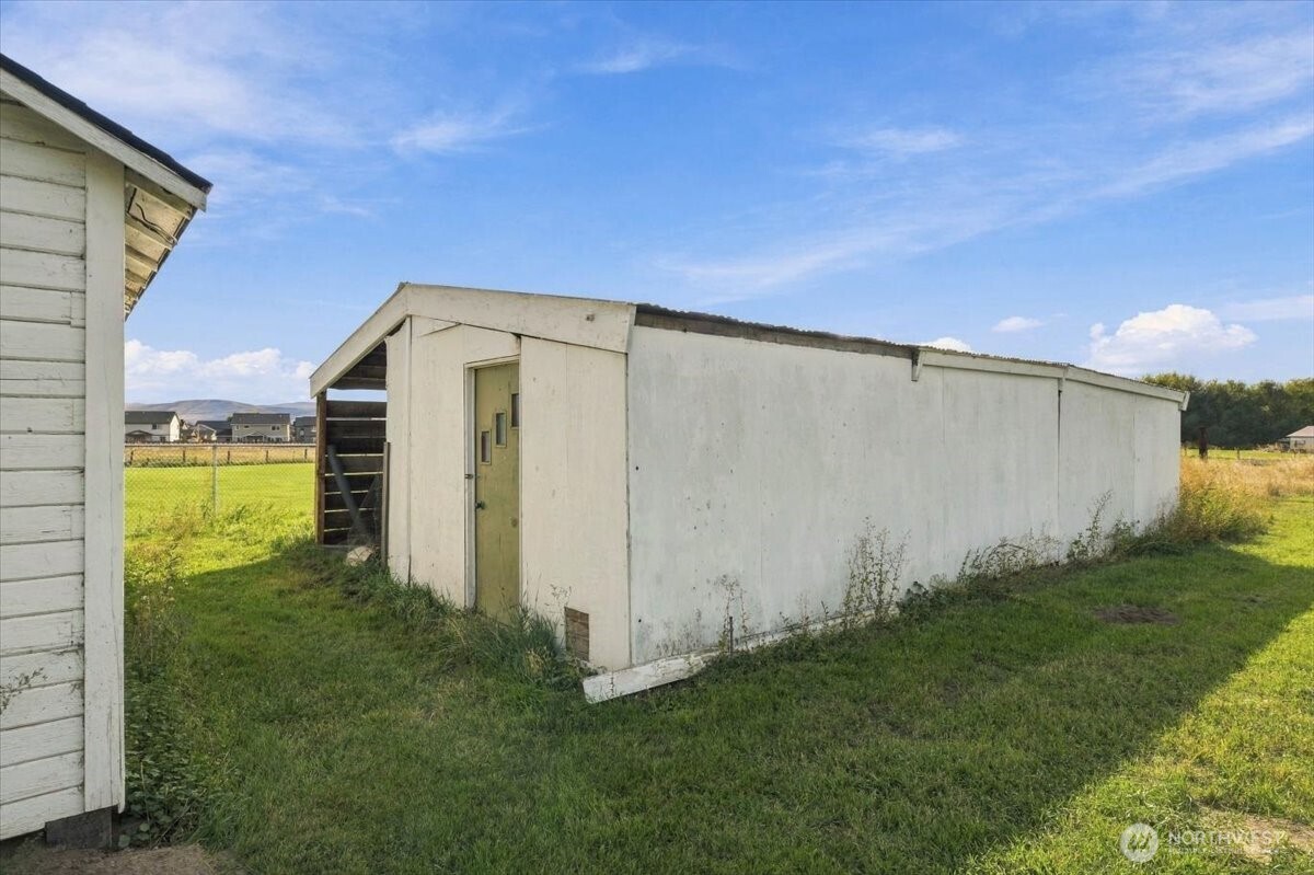 2104 W Dry Creek Road Property Photo 27