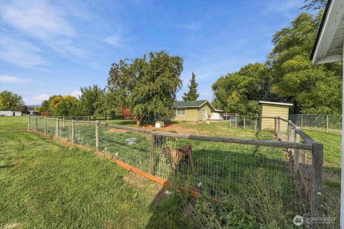 2104 W Dry Creek Road Property Photo 30