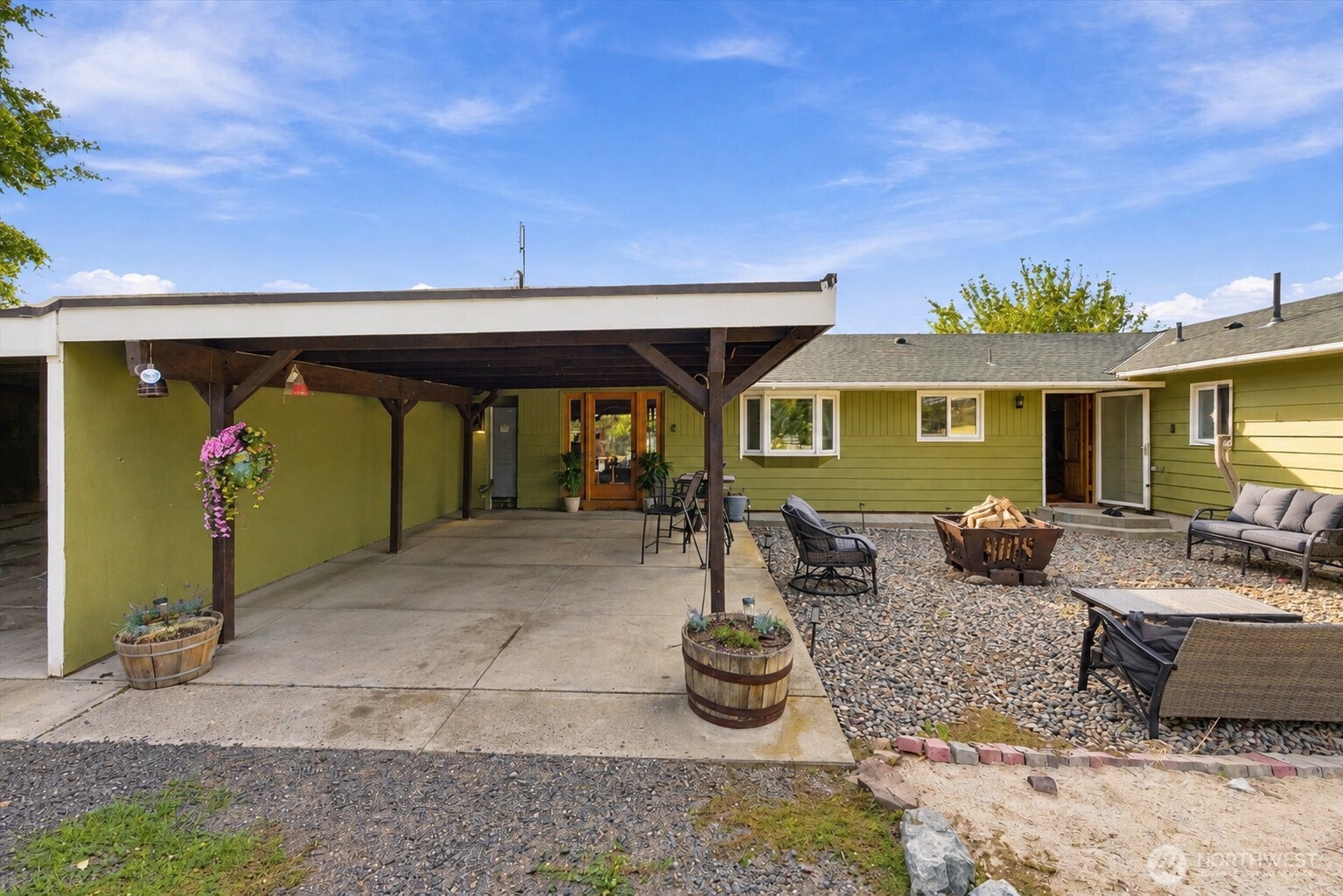 2104 W Dry Creek Road Property Photo 40