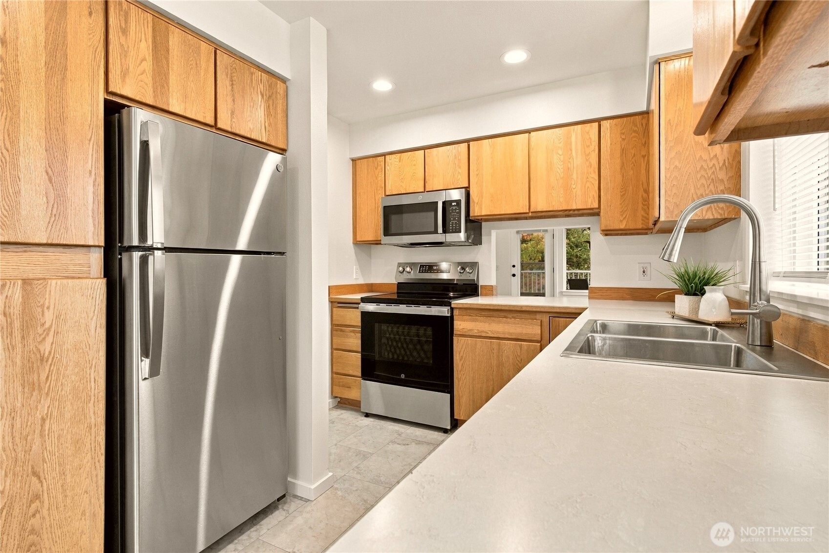 5020 Festival Boulevard 2d Property Photo 6