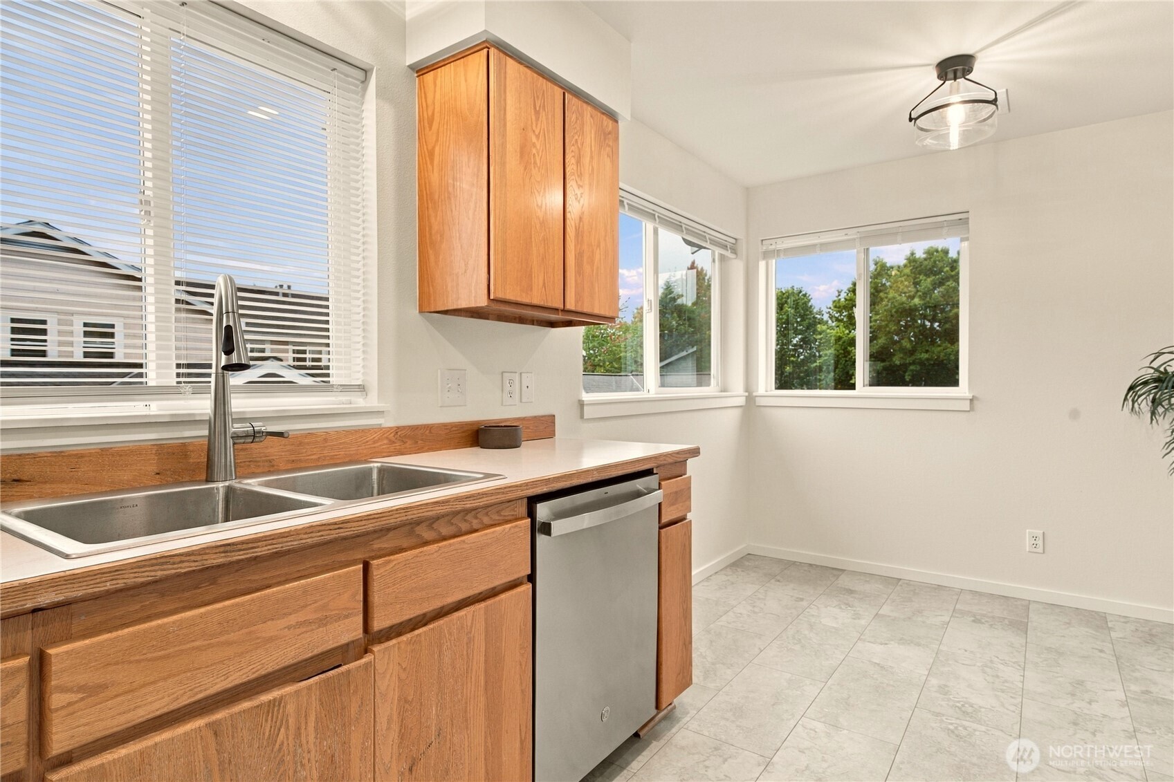 5020 Festival Boulevard 2d Property Photo 9