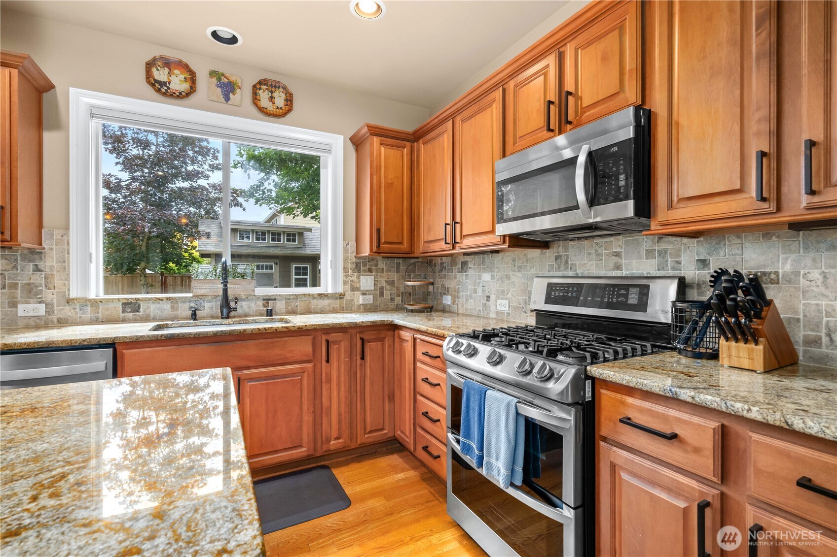 23889 Fairfax Street Property Photo 5