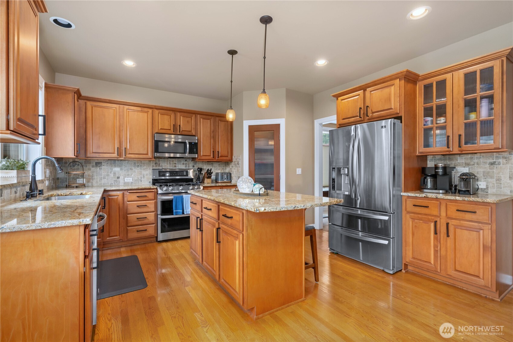 23889 Fairfax Street Property Photo 8