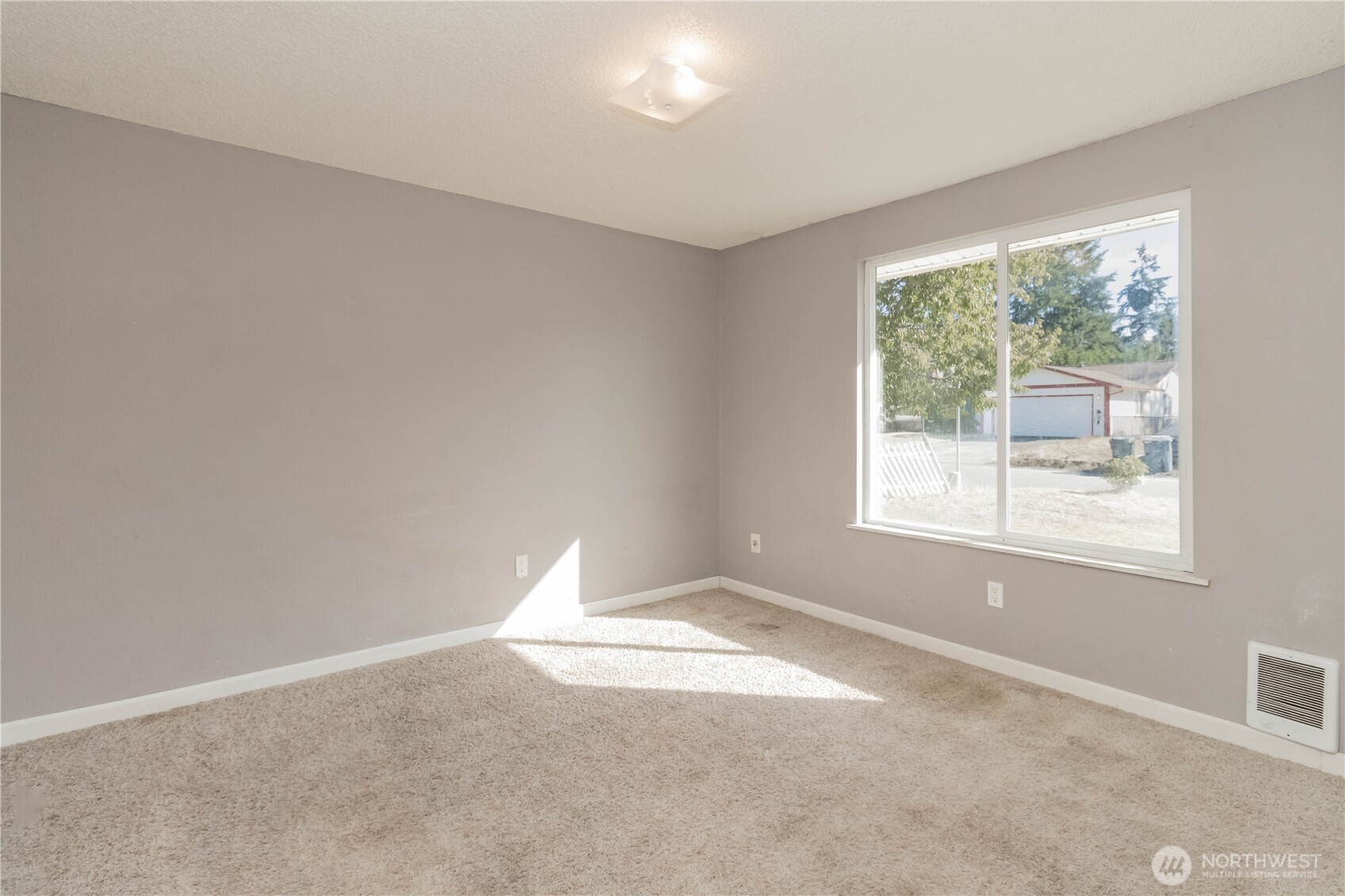 15210 16th Avenue Property Photo 8