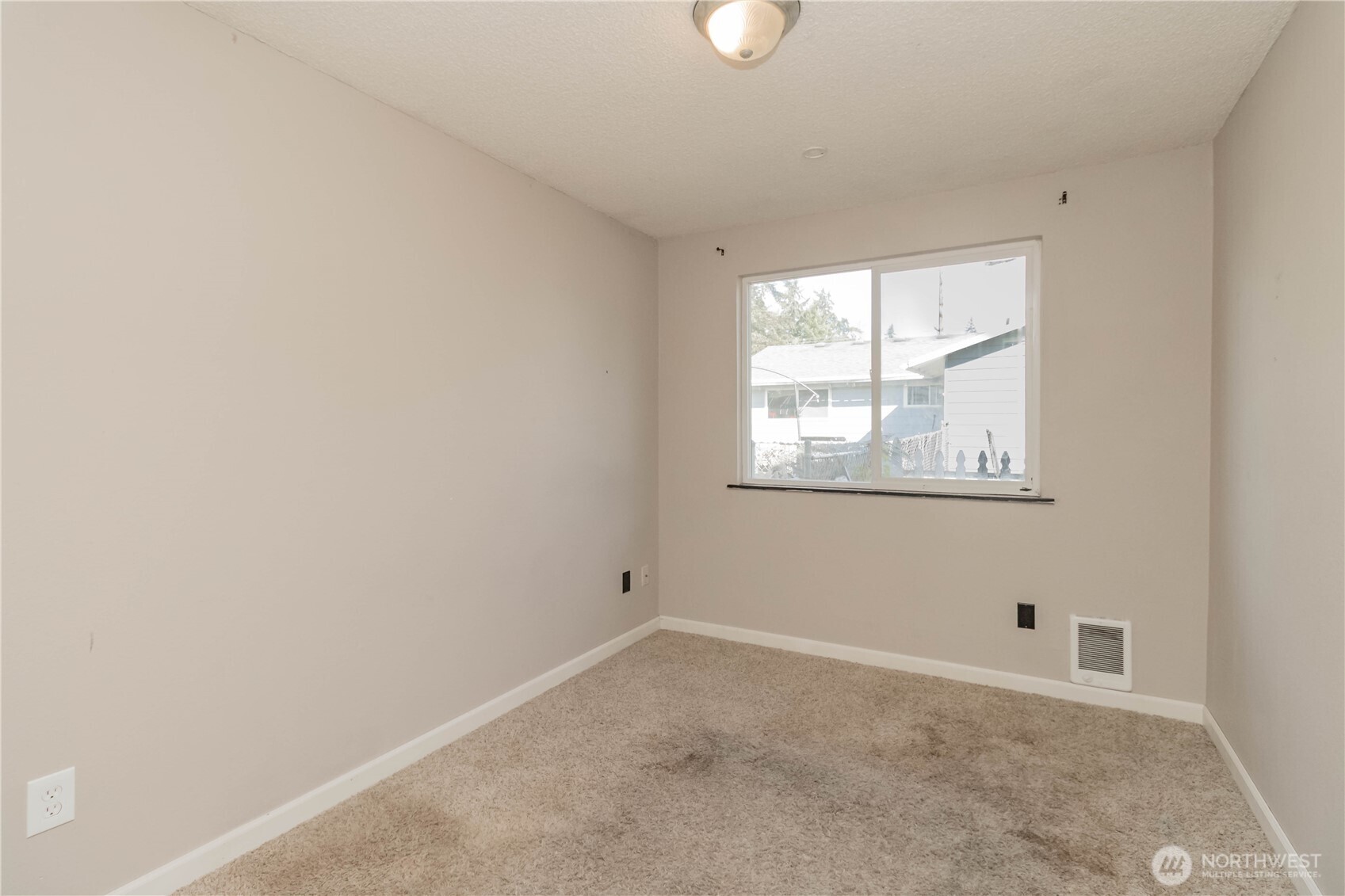 15210 16th Avenue Property Photo 9