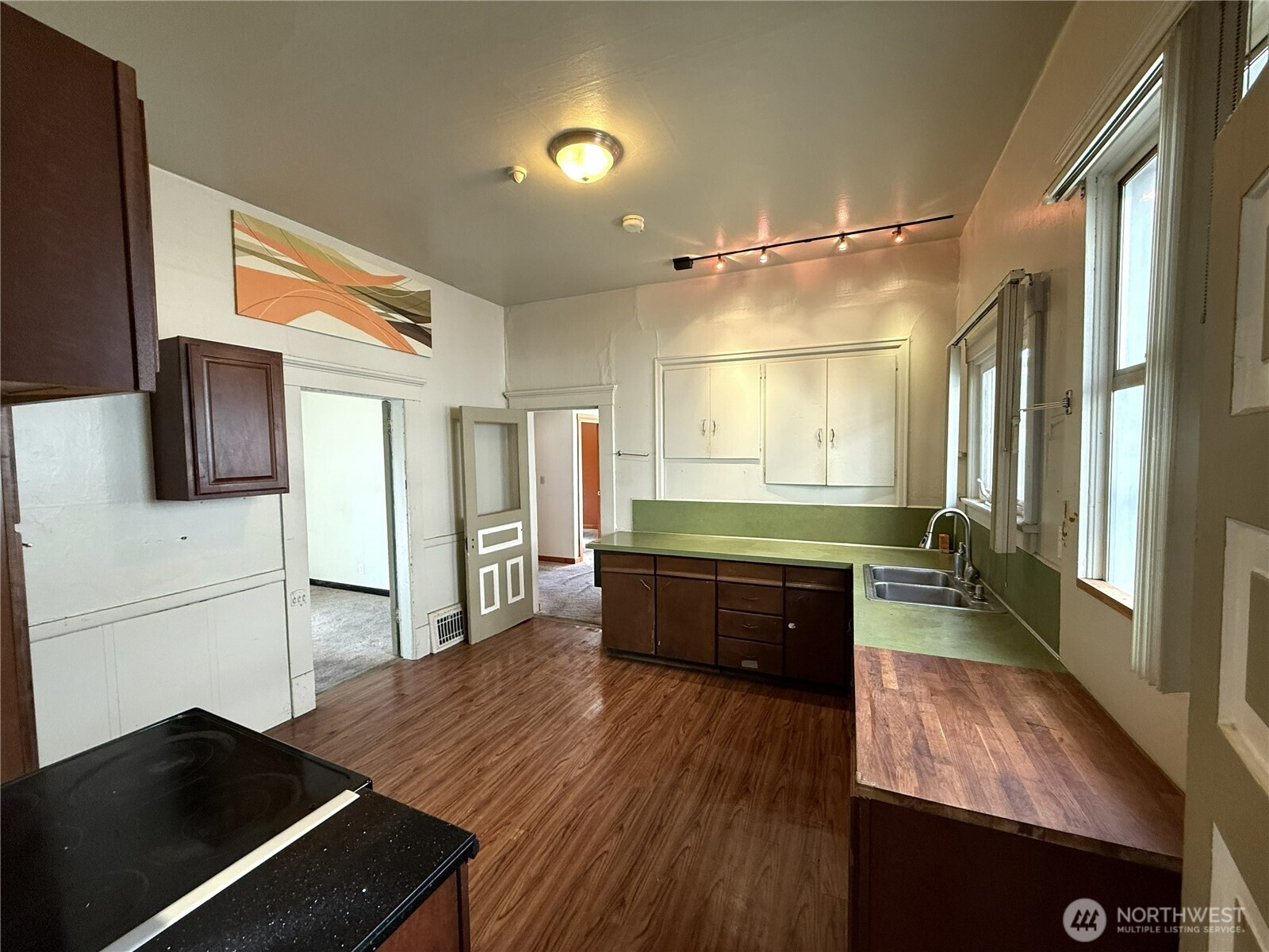 919 Martin Luther King Jr Way Property Photo 3