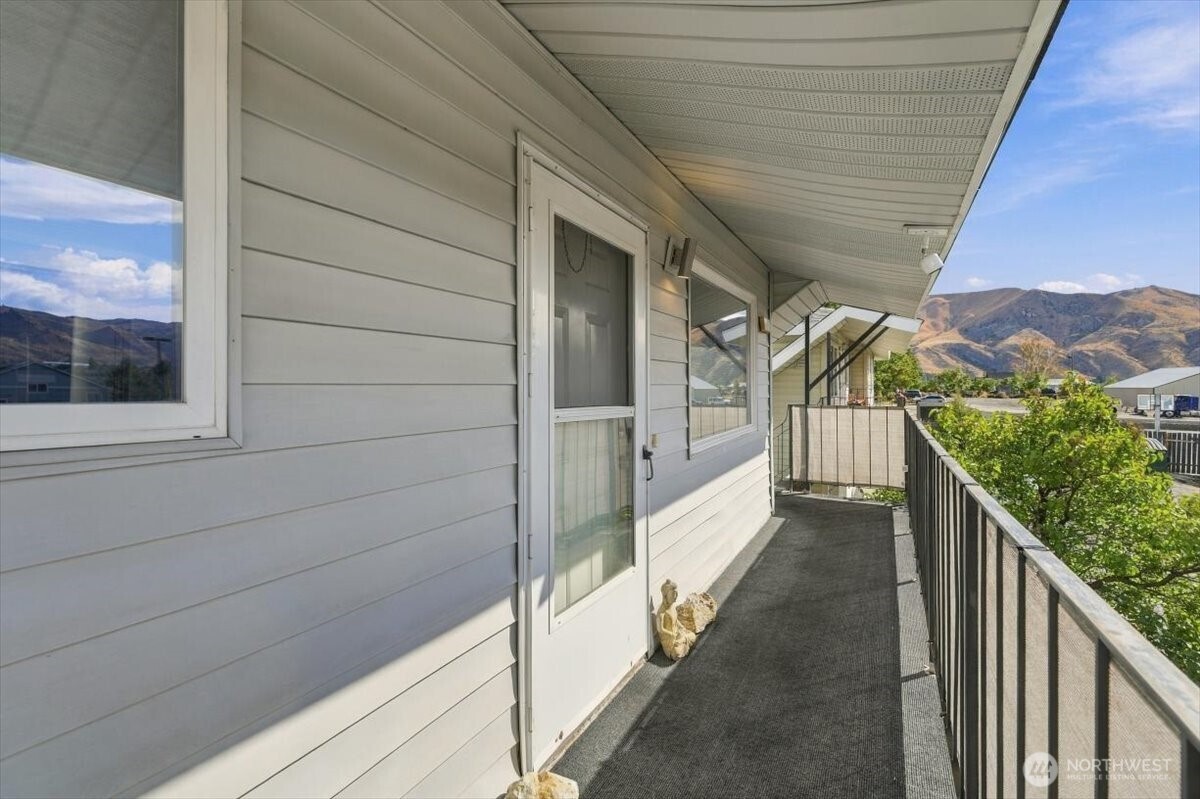 100 Simon Street 8 Property Photo 21
