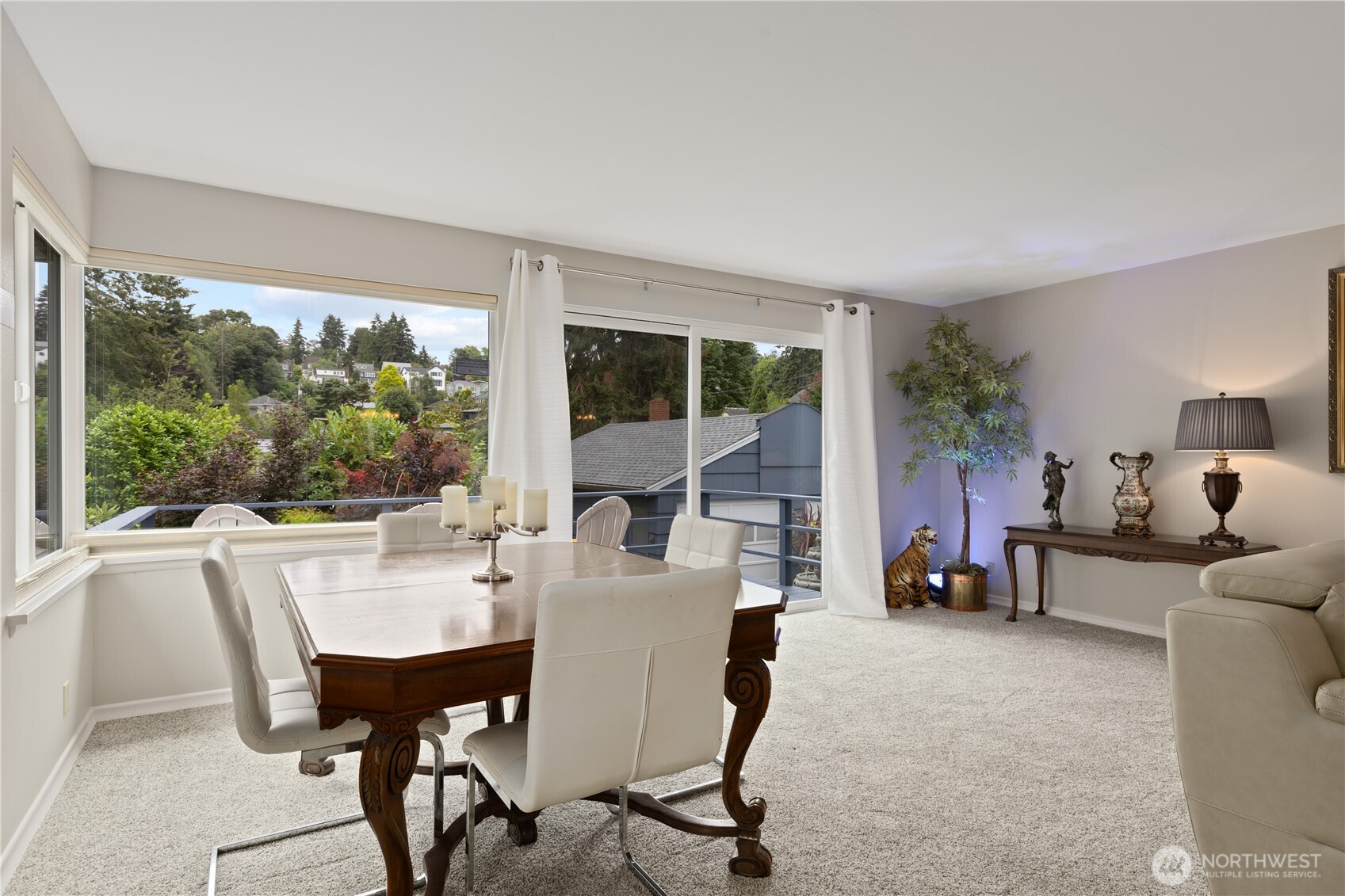 707 W Bertona Street Property Photo 13