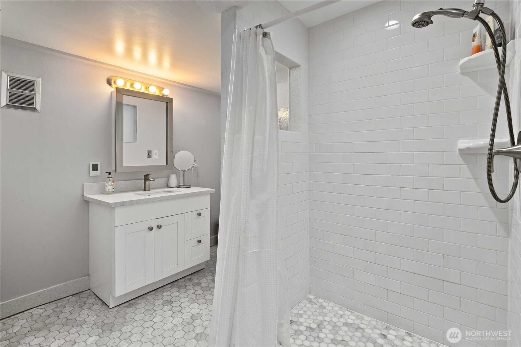 707 W Bertona Street Property Photo 16