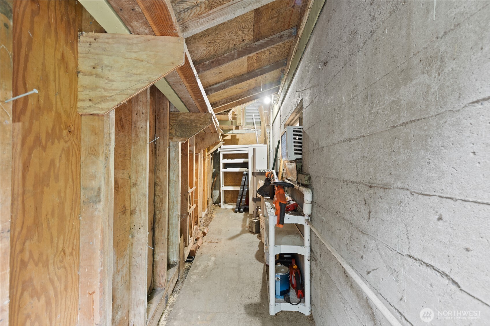 707 W Bertona Street Property Photo 31