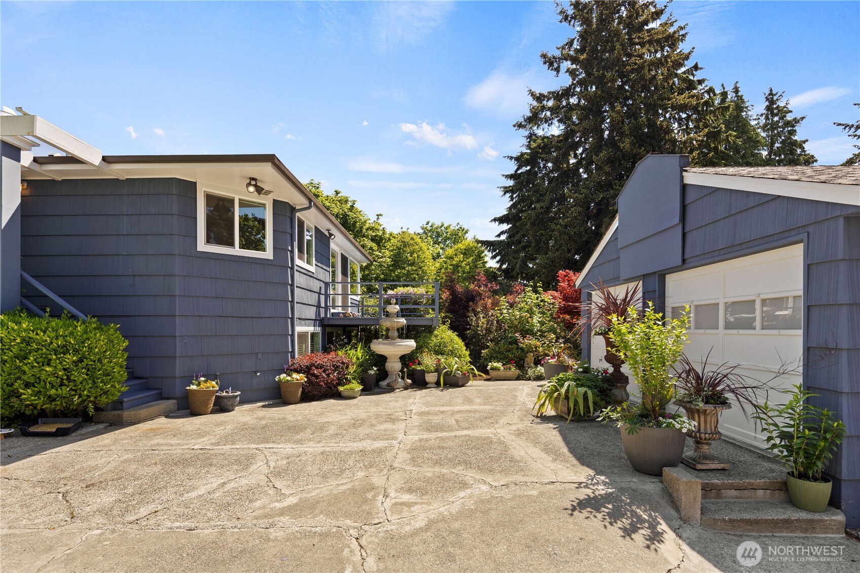 707 W Bertona Street Property Photo 32