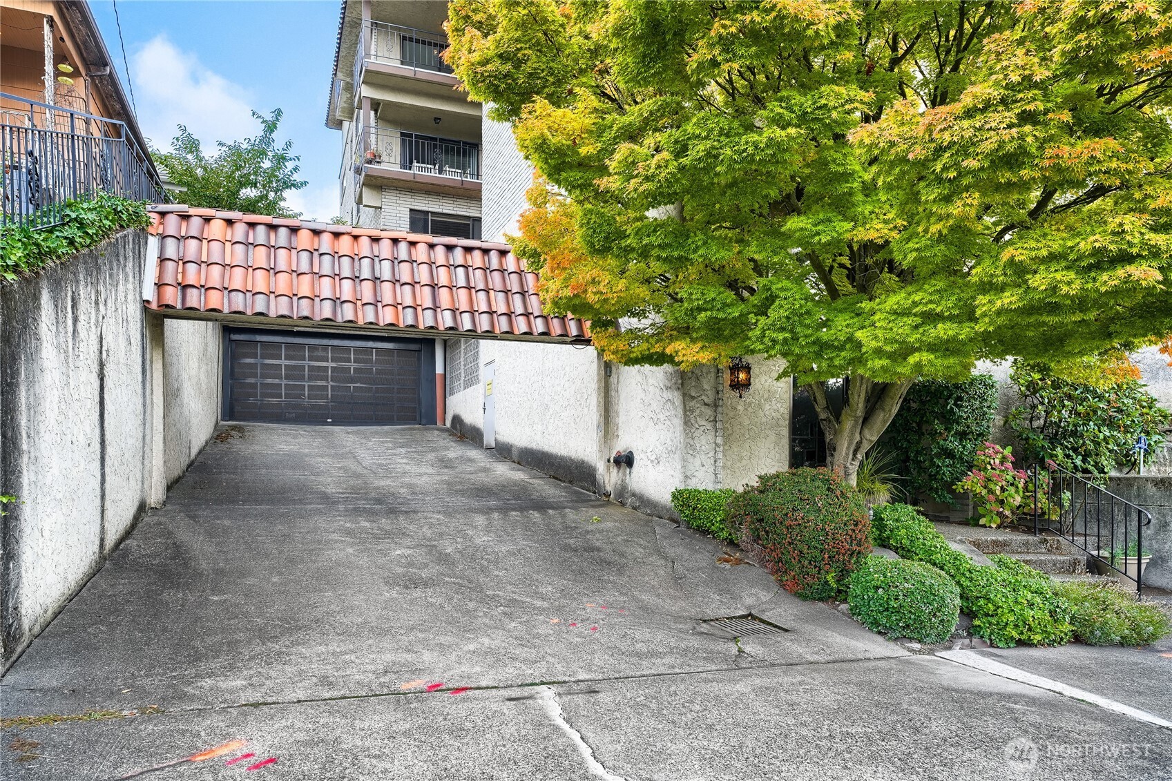 610 Aloha Street 404 Property Photo 13