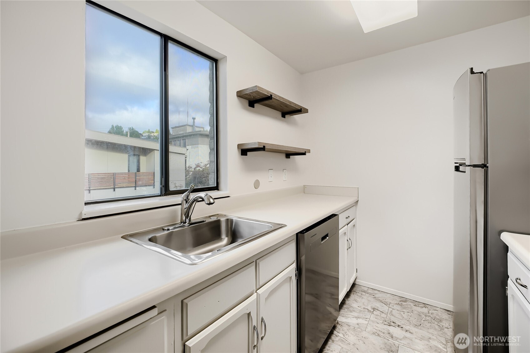 610 Aloha Street 404 Property Photo 35