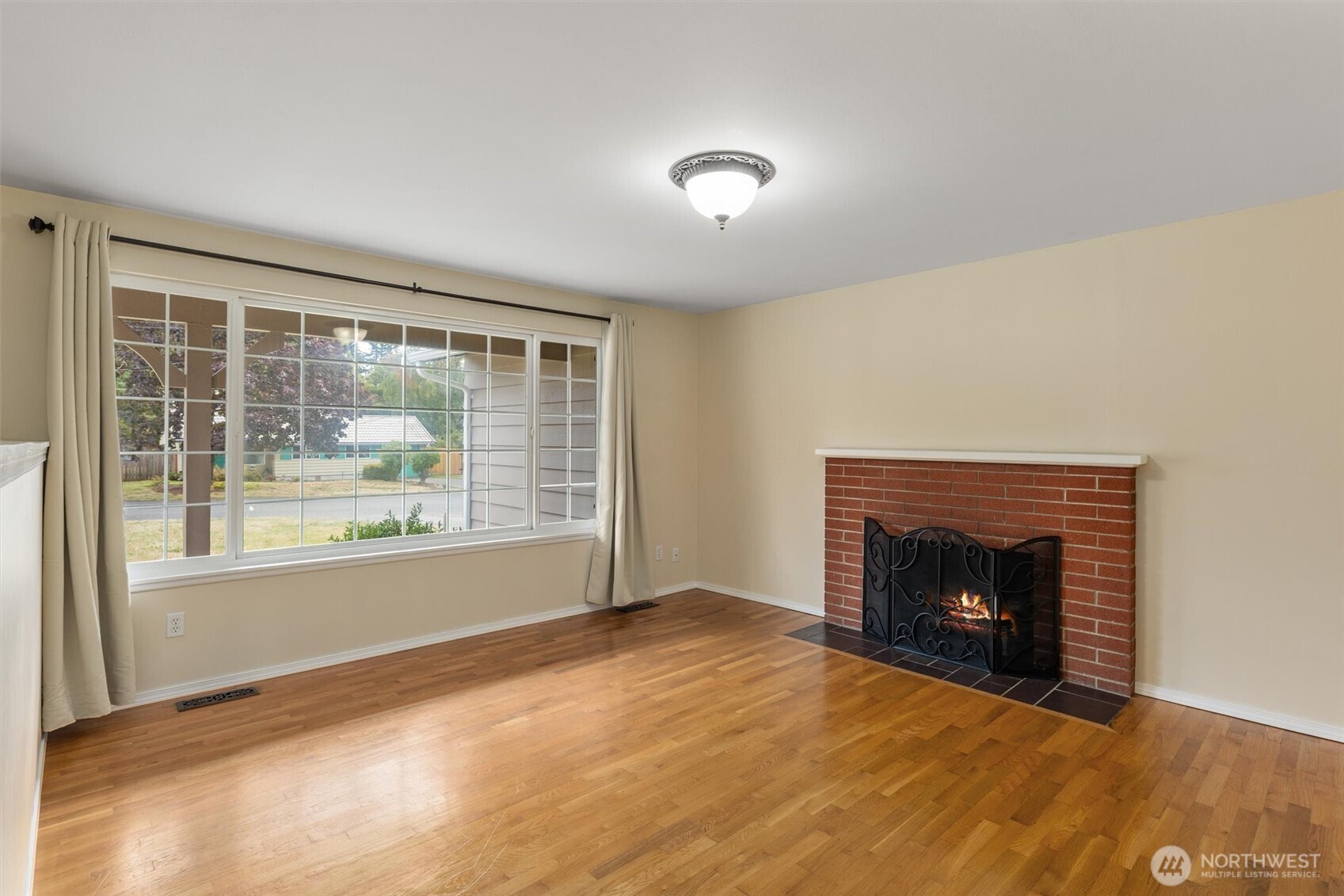 22506 45th Place Property Photo 3