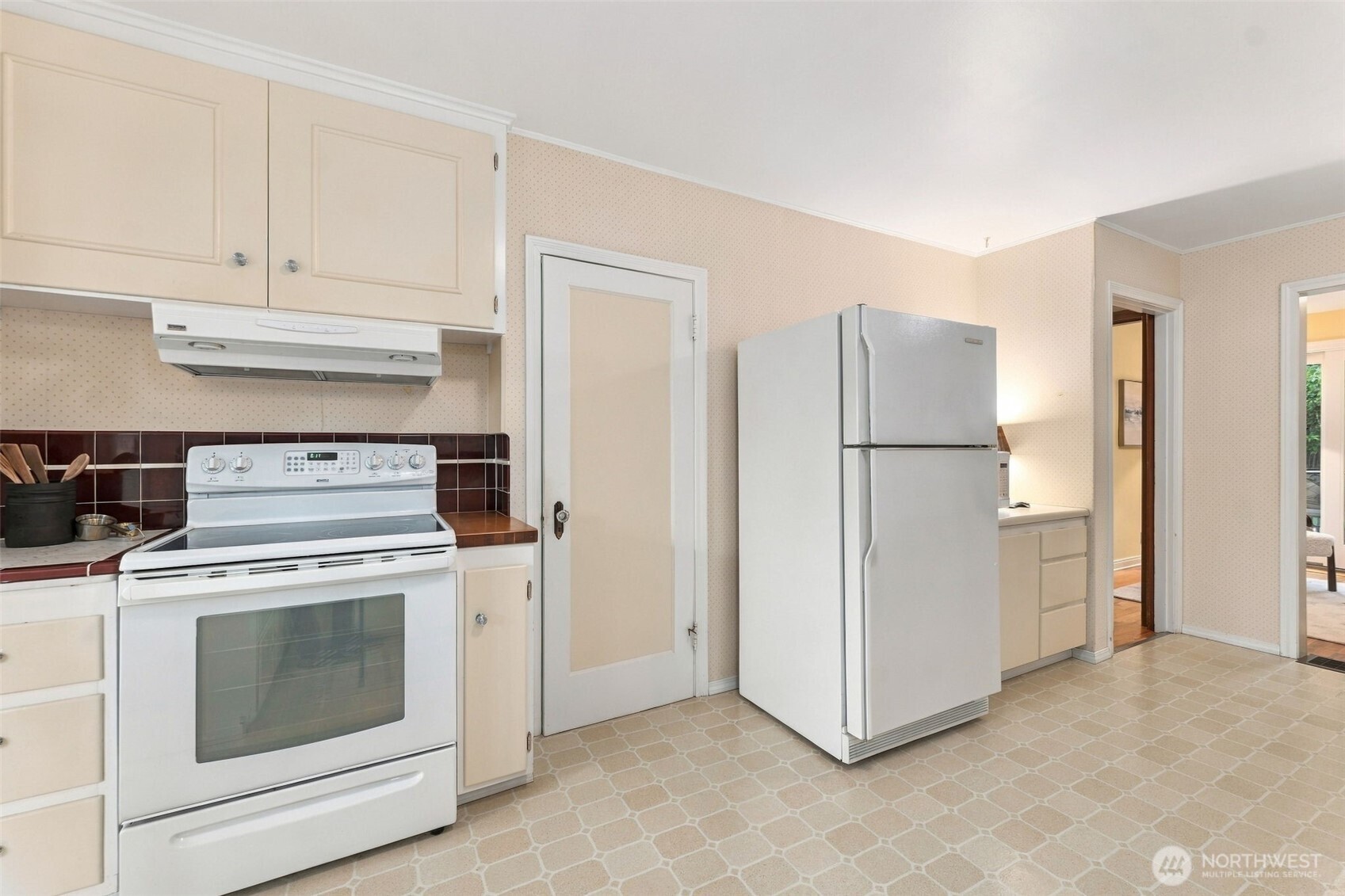 3719 Olympic Boulevard Property Photo 18